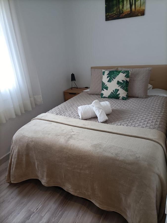Apartamento Maya Relax Салоу Екстер'єр фото